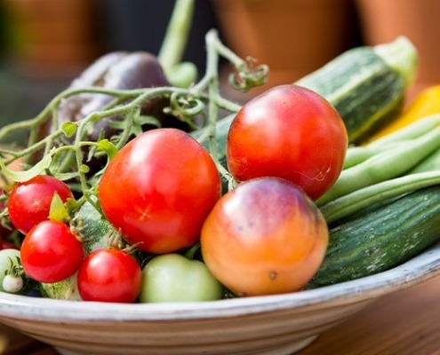 Obst- und Gemüseernte, Gemüse im Teller
